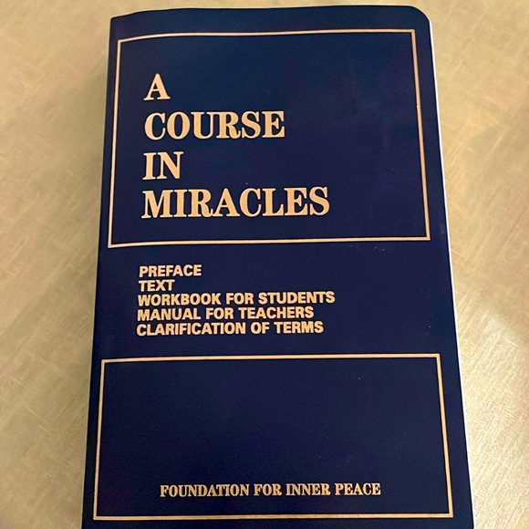 A COURSE IN MIRACLES Combined Volume Book, Foundation for Inner Peace, 2nd Edit. - Picture 1 of 5